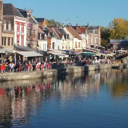 Alojamento de Acomodação e Pequeno-almoço Maison Ulysse Amiens